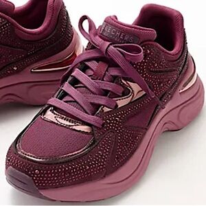 Looking for this particular color Skechers!